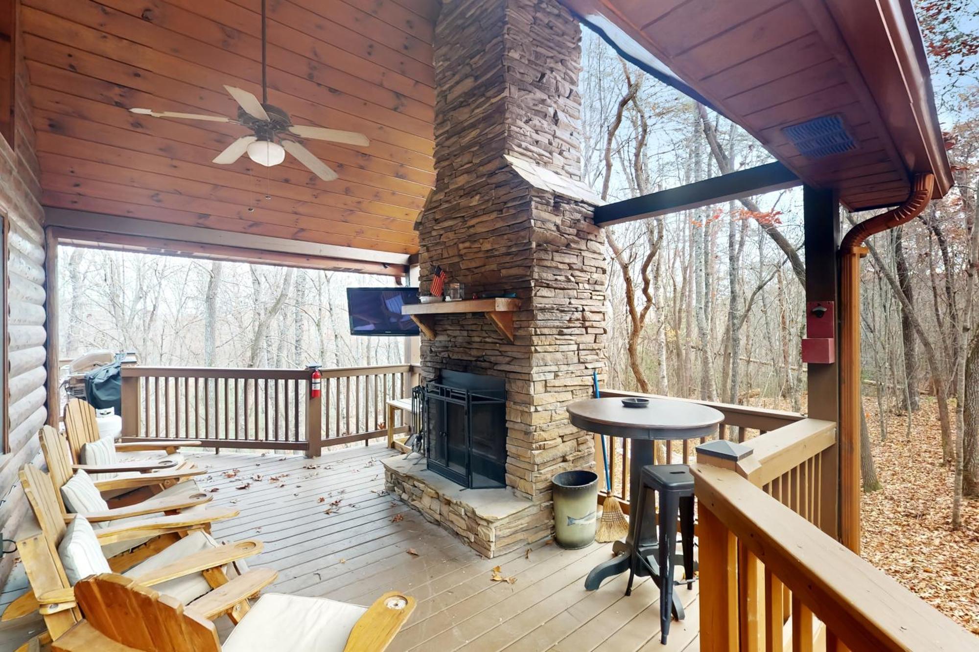 Blue Ridge Bear Bungalow エクステリア 写真